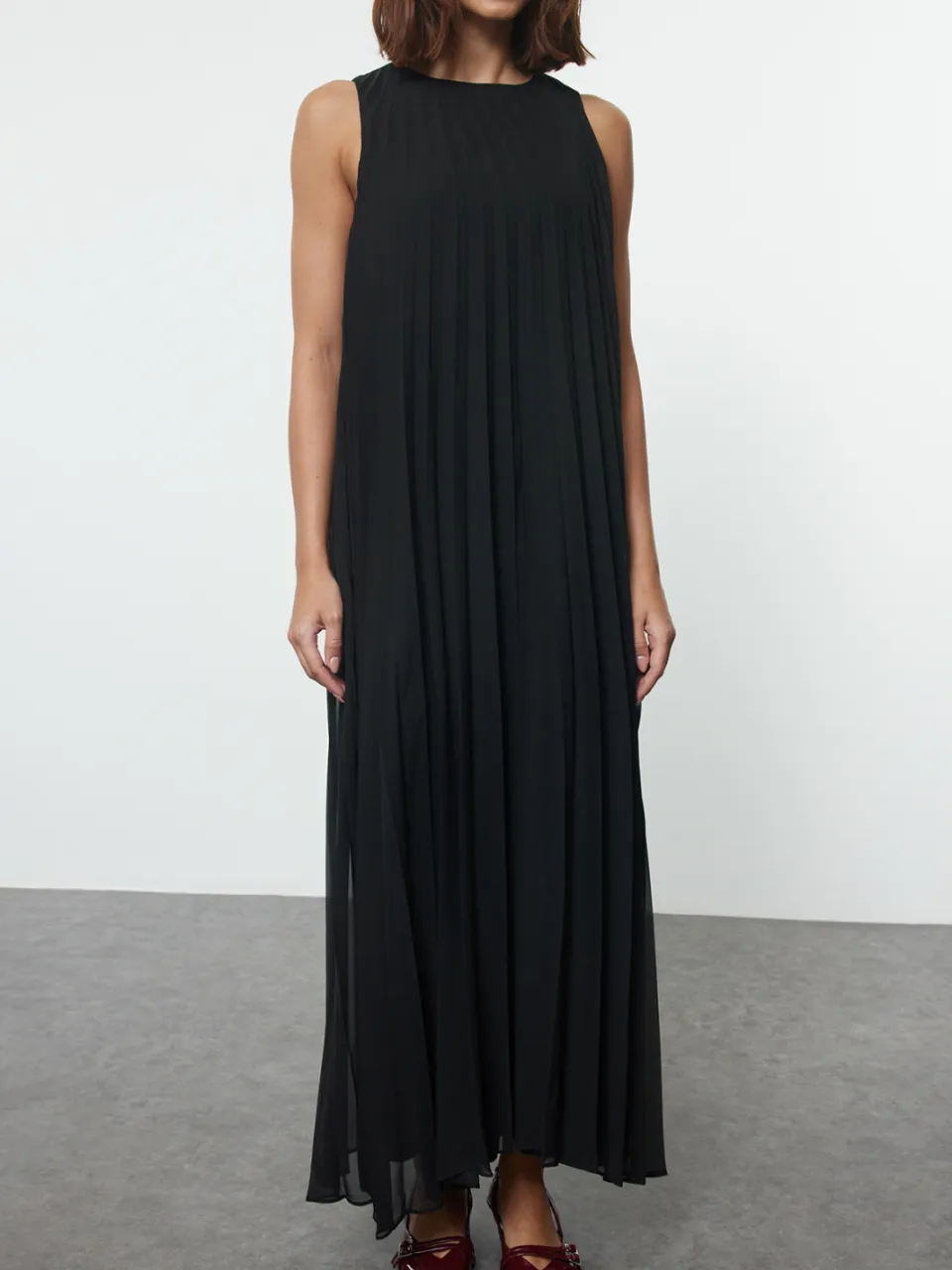 Trendyol Modest Dames Zwart Effen Maxi Mouwloos Casual Recht Modest Jurken, foto 2