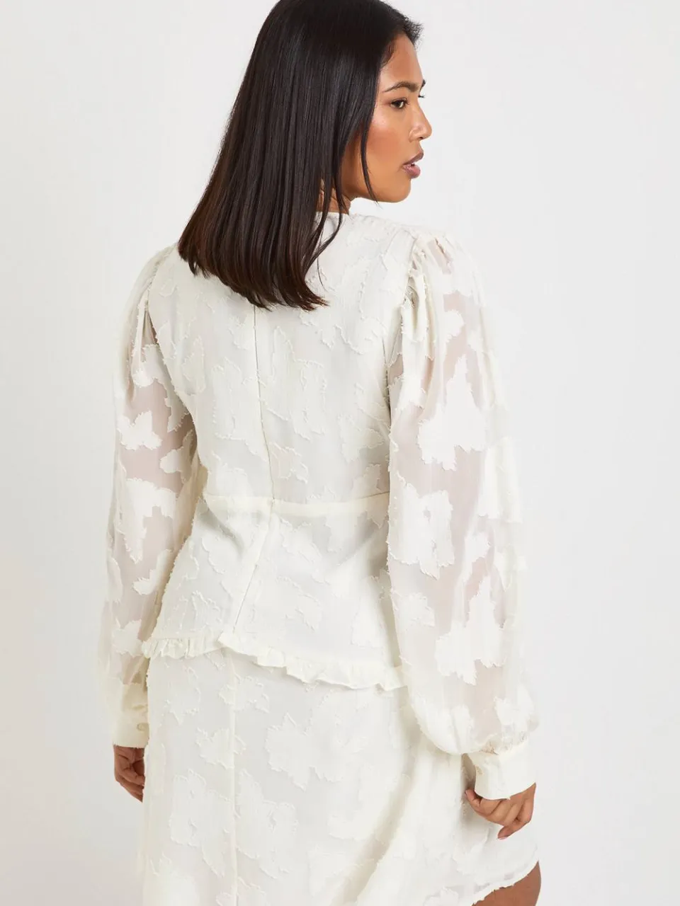 boohoo Dames Plus Burnout Chiffon Ruffle Smock Jurk ivoor, foto 3