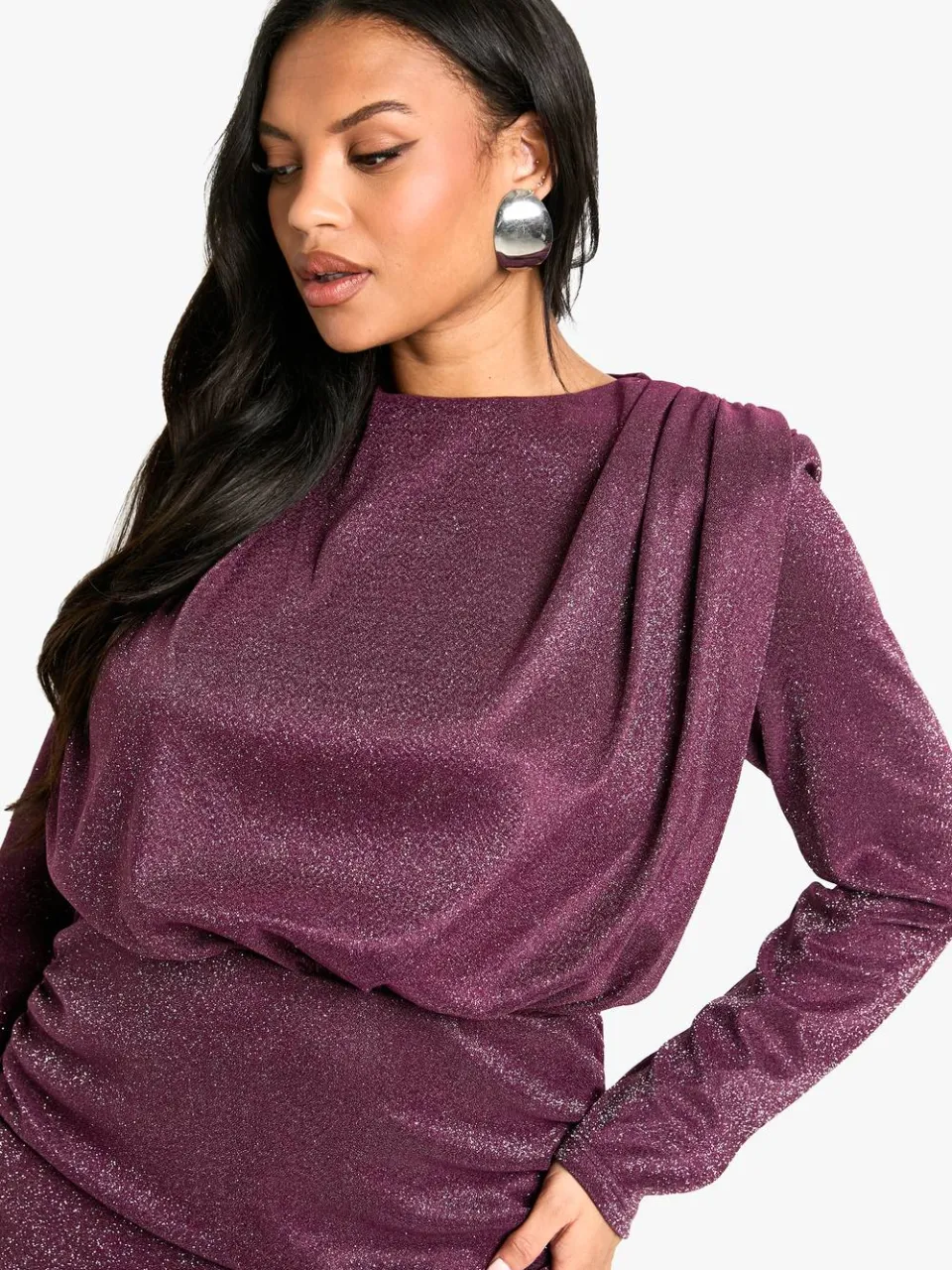 boohoo Dames Plus Glitterjurk met Gerafelde Schoudervulling pruim, foto 3