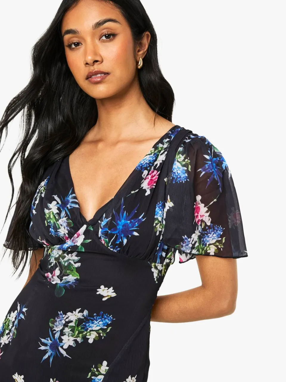 boohoo Dames Floraal Engelmouw Chiffon Diepe V-hals Maxi-jurk zwart, foto 2