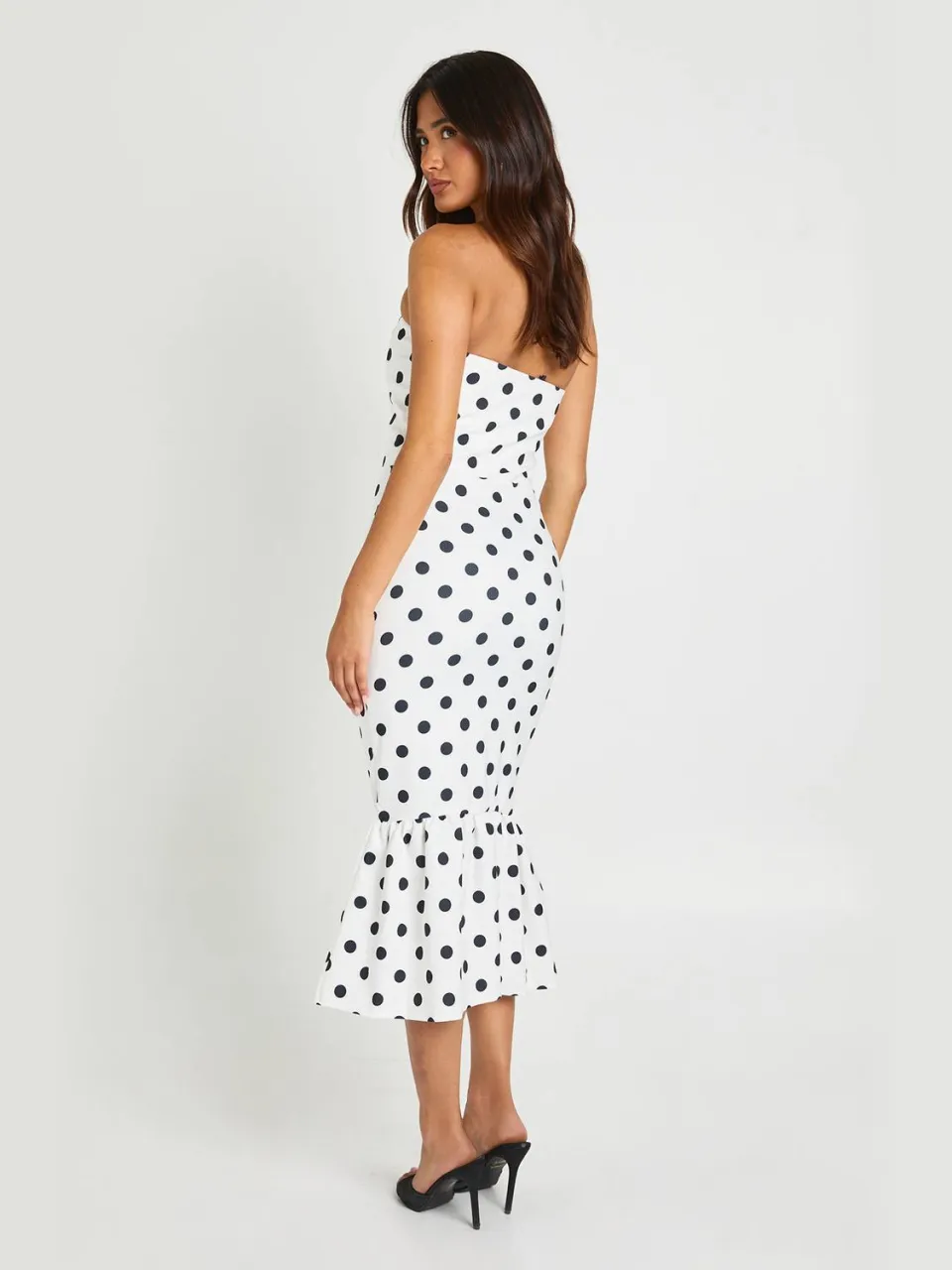 boohoo Dames Bandeau Midaxi Jurk Met Stippenprint En Peplum Zoom ivoor, foto 2