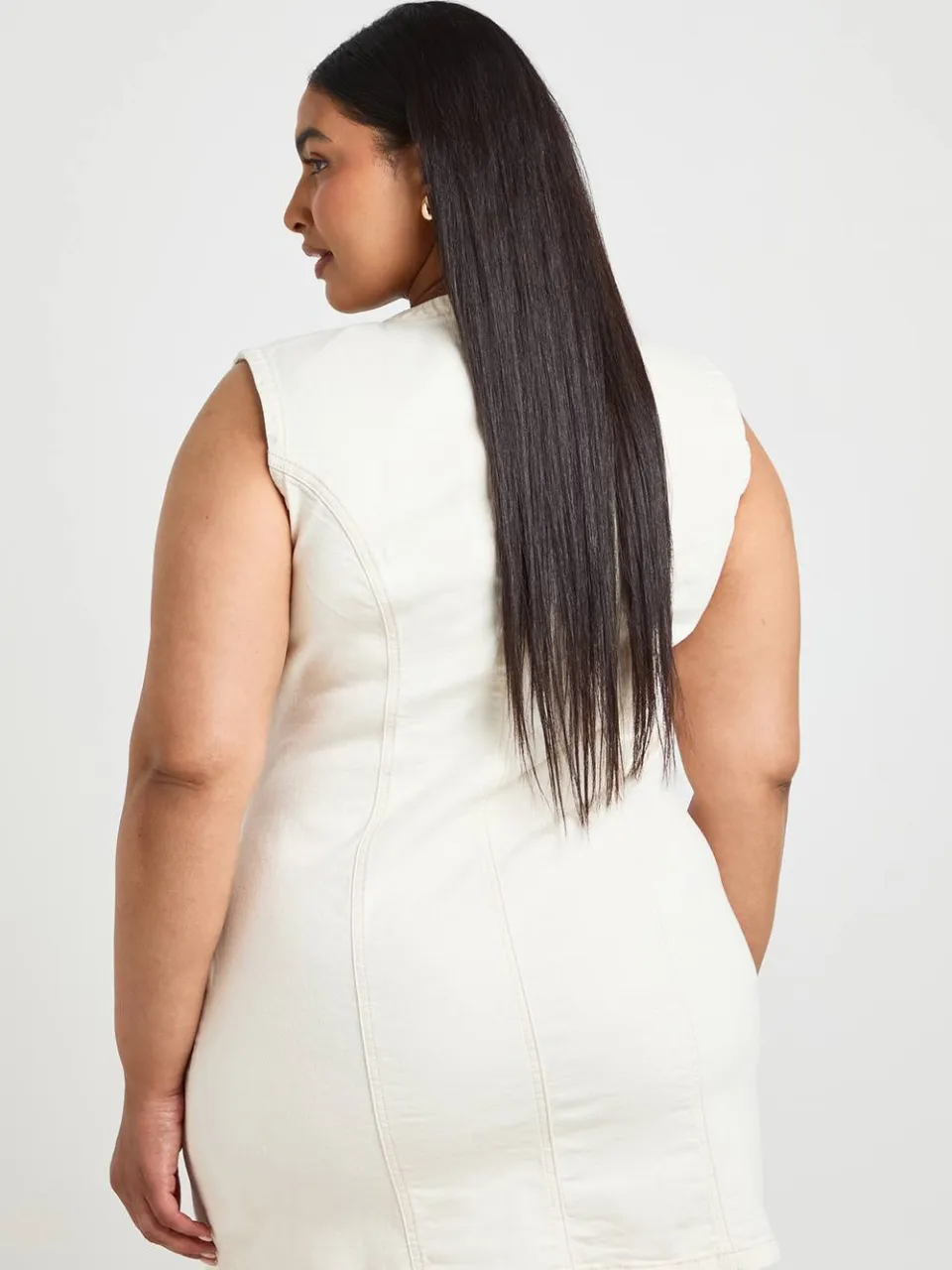 boohoo Dames Plus Denim Mini-jurk Met Naaddetail En Knoopsluiting, foto 2