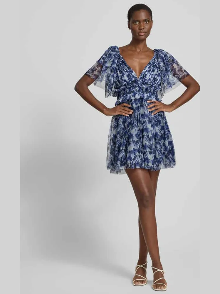 Lace & Beads cocktailjurk van mesh met V-hals Donkerblauw