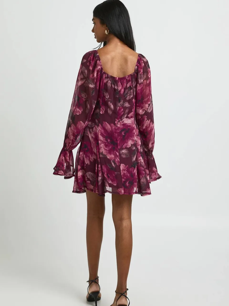 boohoo Dames Getextureerde Chiffon Bloemen Godet Zoom Mini Jurk pruim, foto 3