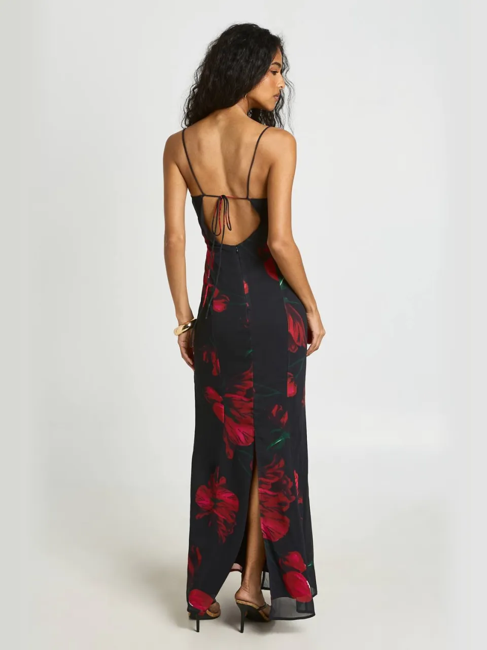 boohoo Dames Lange Maxi-jurk Met Bloemendetail Op Het Buste-gedeelte En Gestroomlijnde Pasvorm zwart, foto 2