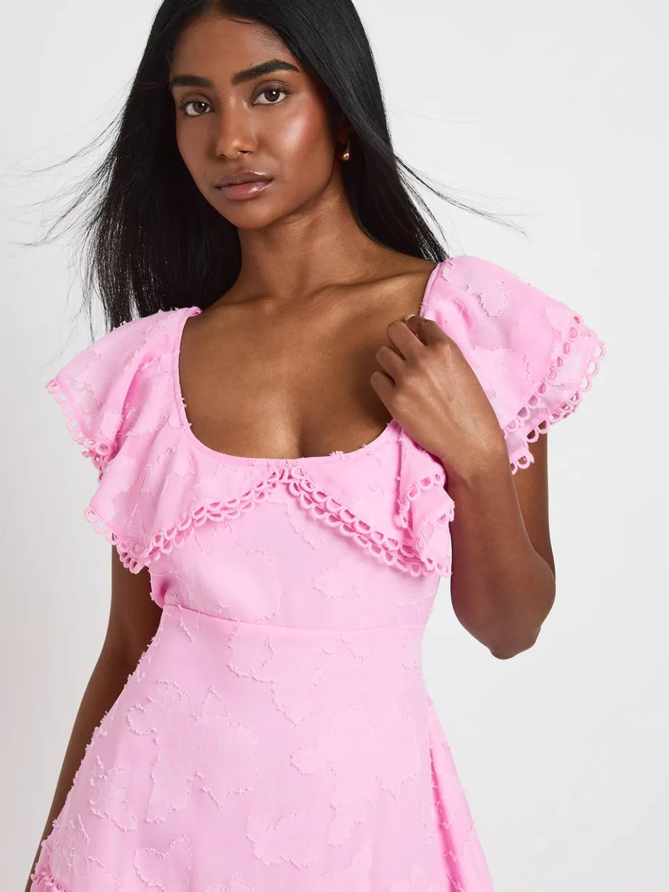 boohoo Dames Gelegenheids Burnout Open Rug Ruche Detail Maxi Jurk pastelroze, foto 4