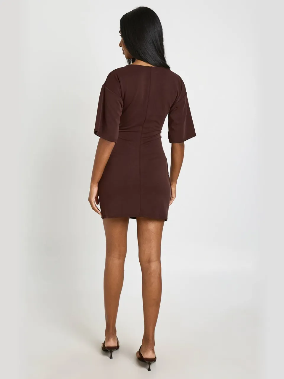 boohoo Dames Premium Jersey Jurk Met Strikdetail Aan De Voorkant chocoladebruin, foto 3