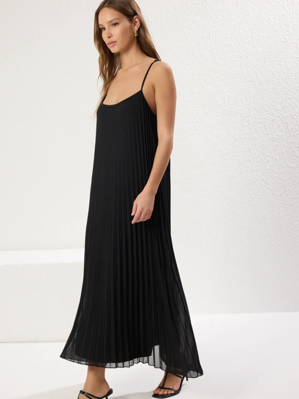 Trendyol TRENDYOLMİLLA Dames Zwart Effen Maxi Mouwloos Casual A-lijn Jurken, foto 2