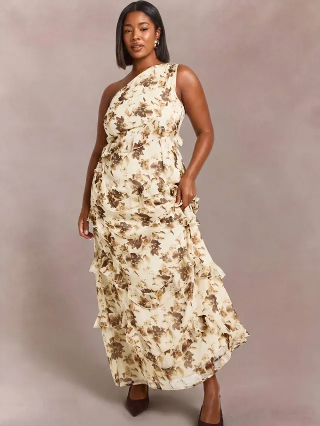 boohoo Dames Plus Bloemen Chiffon Asymmetrische Maxi Jurk Crème