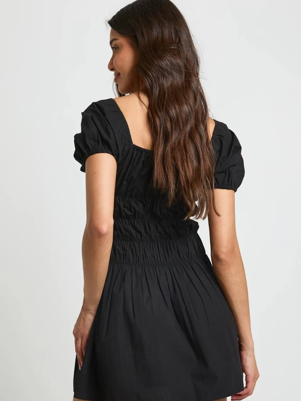 boohoo Dames Katoenen Popeline Mini-jurk Met Gesmockt Lijfje En Pofmouwen zwart, foto 2