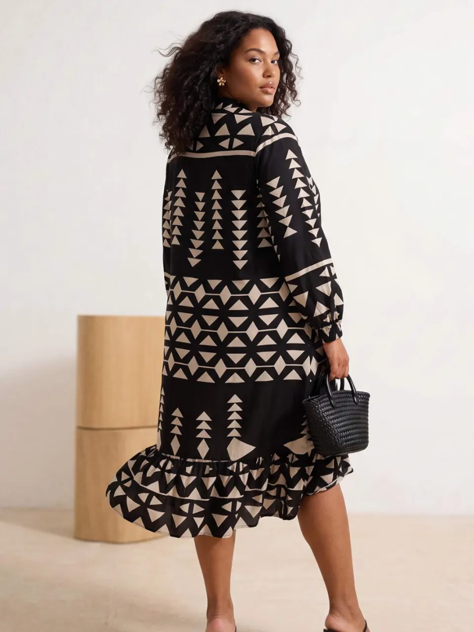 Trendyol Curve Dames Zwart Geometrisch patroon Maxi Lang Casual Blousejurk Grote maten Jurk, foto 2