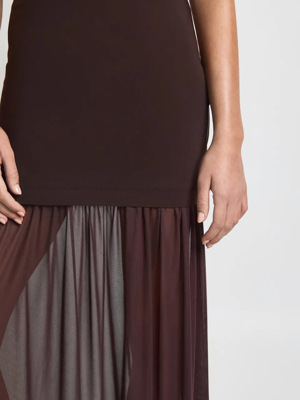 boohoo Dames Bandeau Doorzichtige Zoom Maxi Jurk chocoladebruin, foto 4