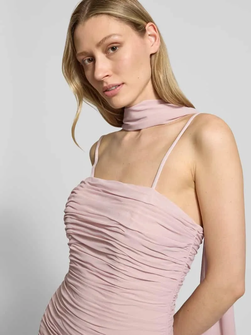 Unique Maxi-jurk in off-shoulder-look met rimpelingen roze, foto 4