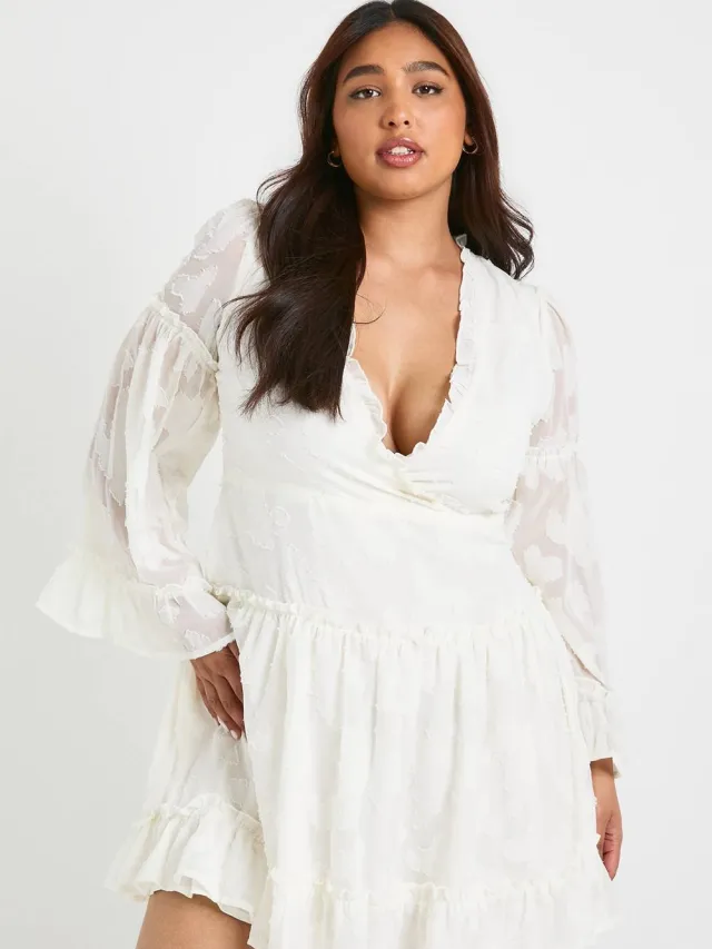 boohoo Dames Plus Chiffon bloemen smock-jurk Ivoor