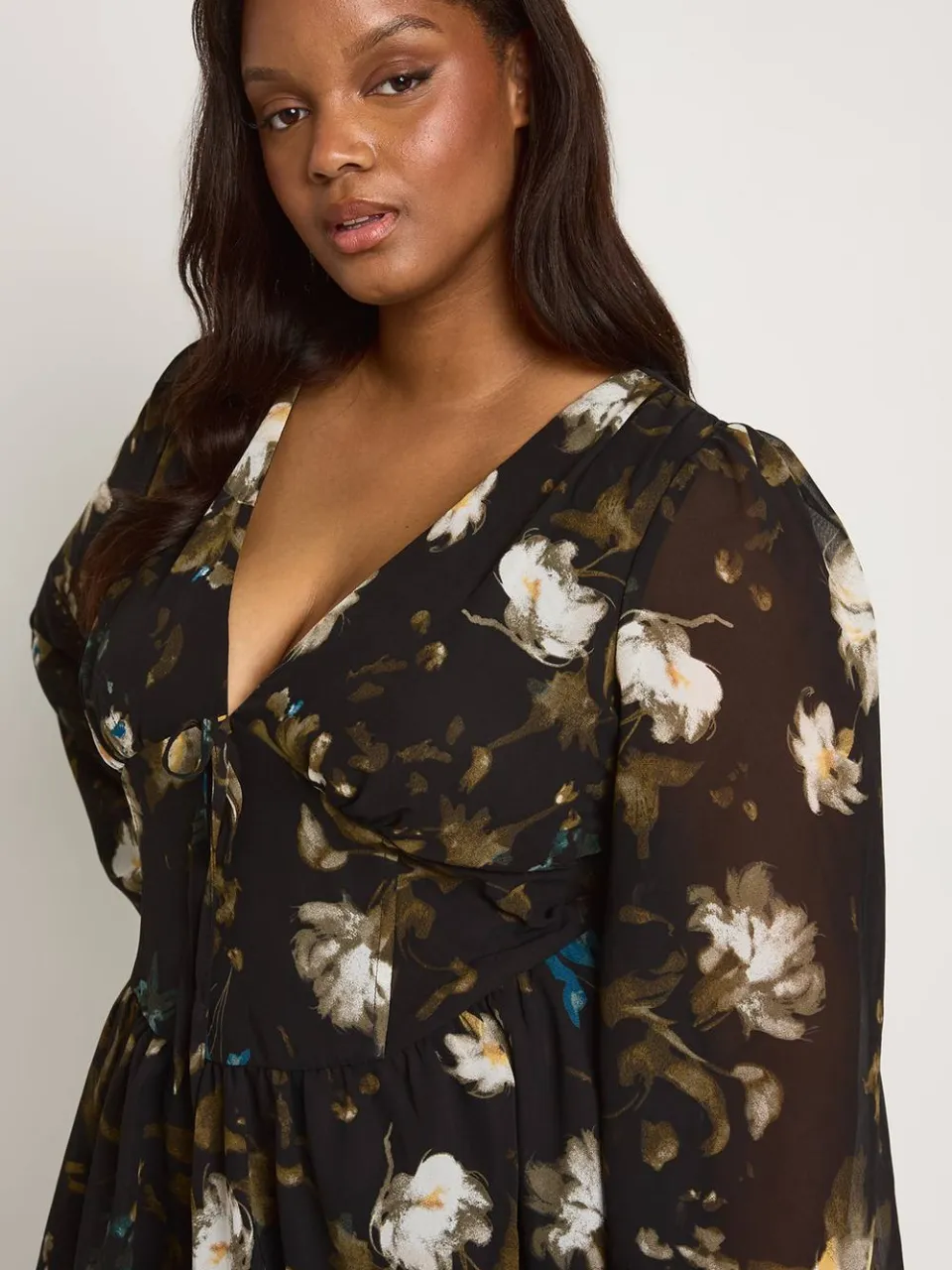 boohoo Dames Plus Donkere Bloemen Puffball Zoom Skater zwart, foto 4