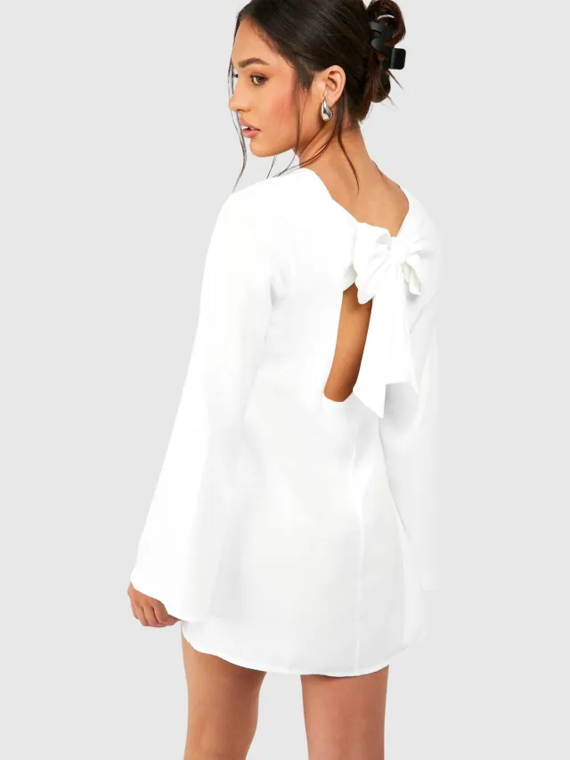 boohoo Dames Petite Jurk met Strikdetail en Open Rug Mini Jurk ivoor, foto 2