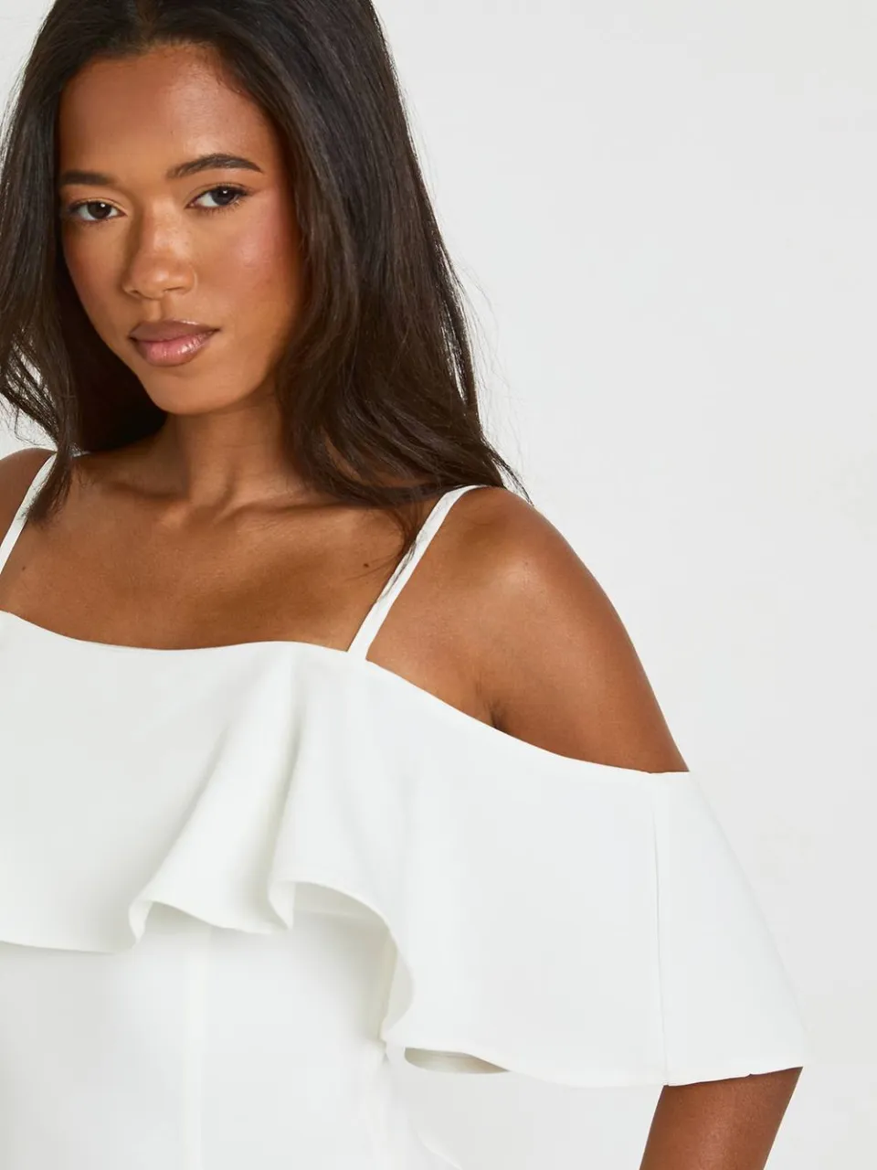 boohoo Dames Getailleerde Mini-jurk Met Bandjes En Overslag Ruche ivoor, foto 4