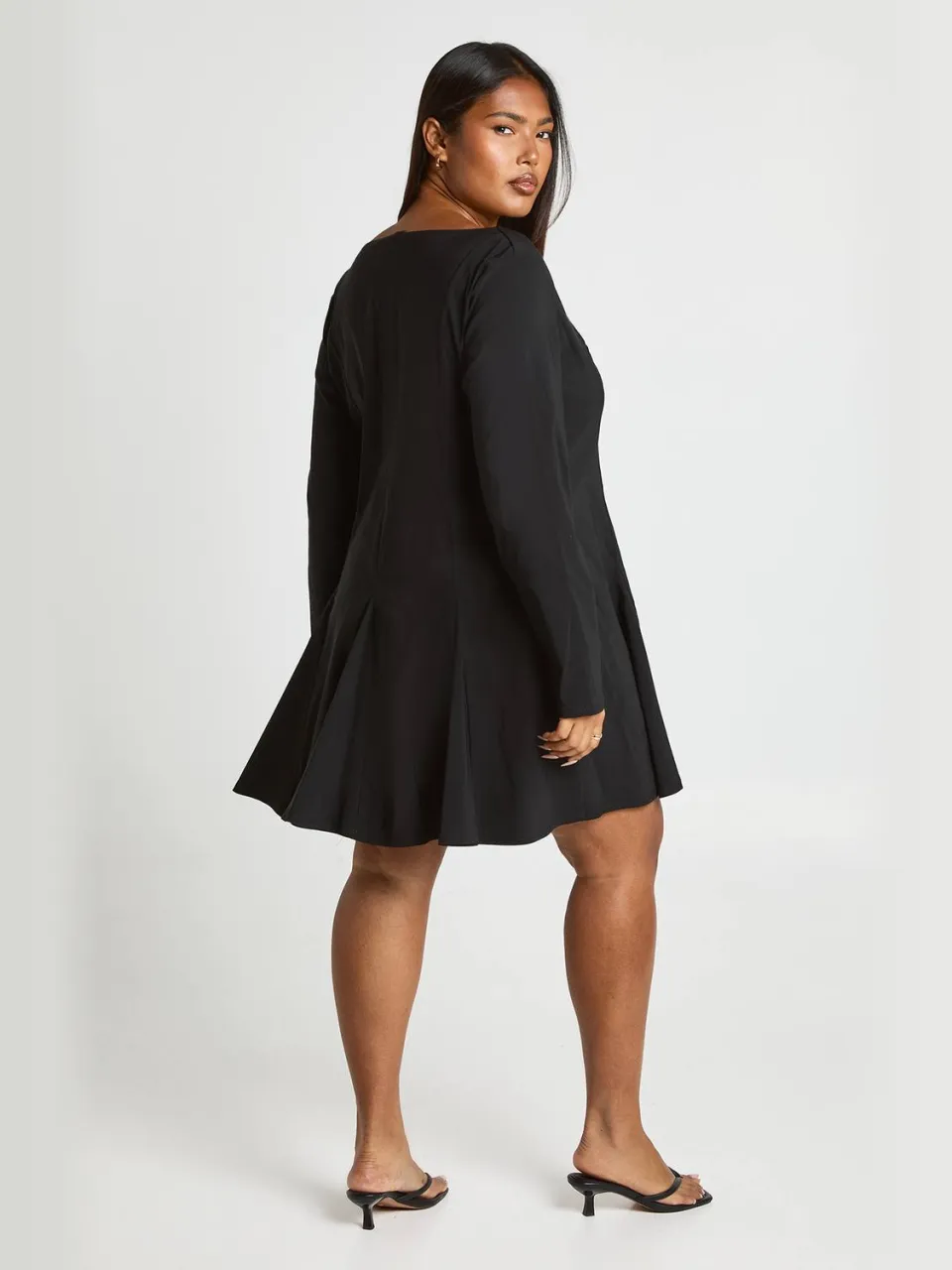 boohoo Dames Plus gouden detail, gebonden voorkant, godetzom jurk, foto 2