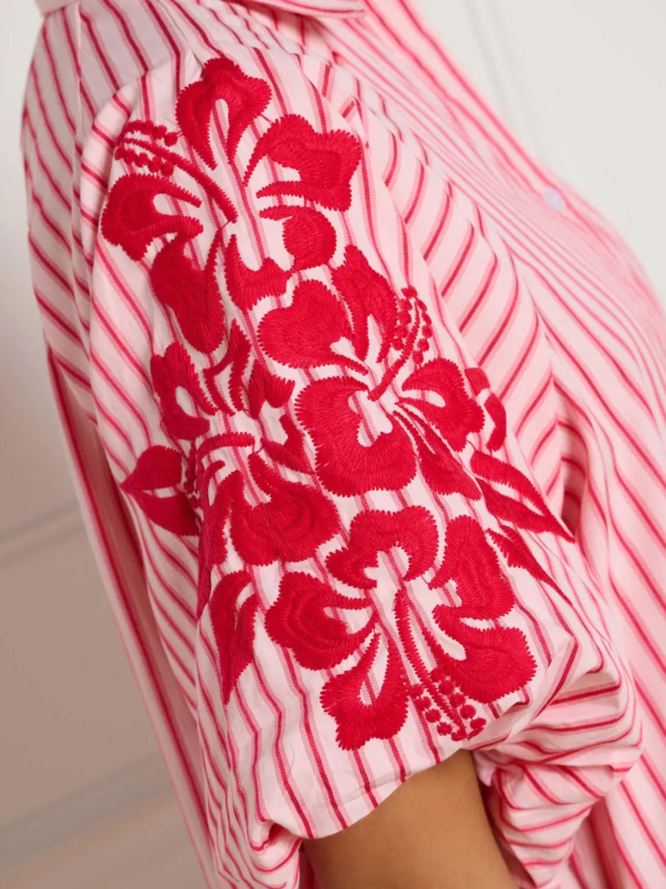LOLALIZA gestreepte midi blousejurk met borduursels - roze, foto 6
