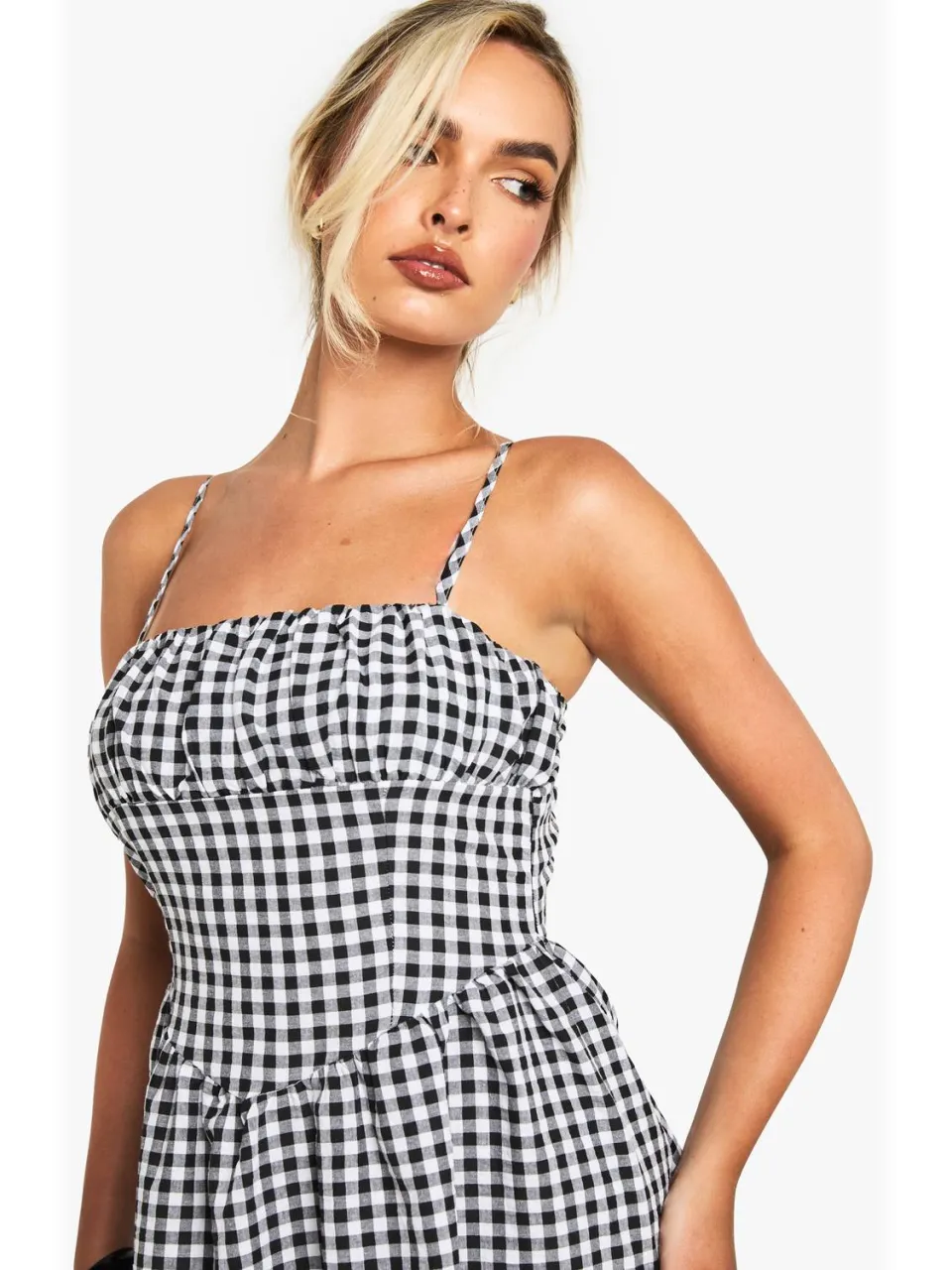 boohoo Dames Gingham midaxi-jurk met geraffineerde borstdetails zwart, foto 2