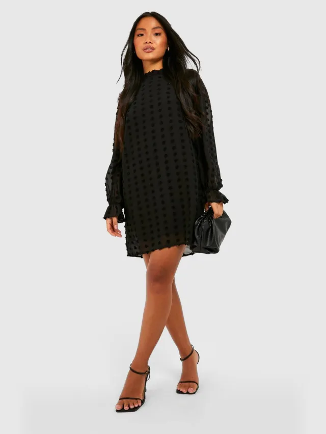 boohoo Dames Petite Dobby Textured High Neck Shift Dress Zwart