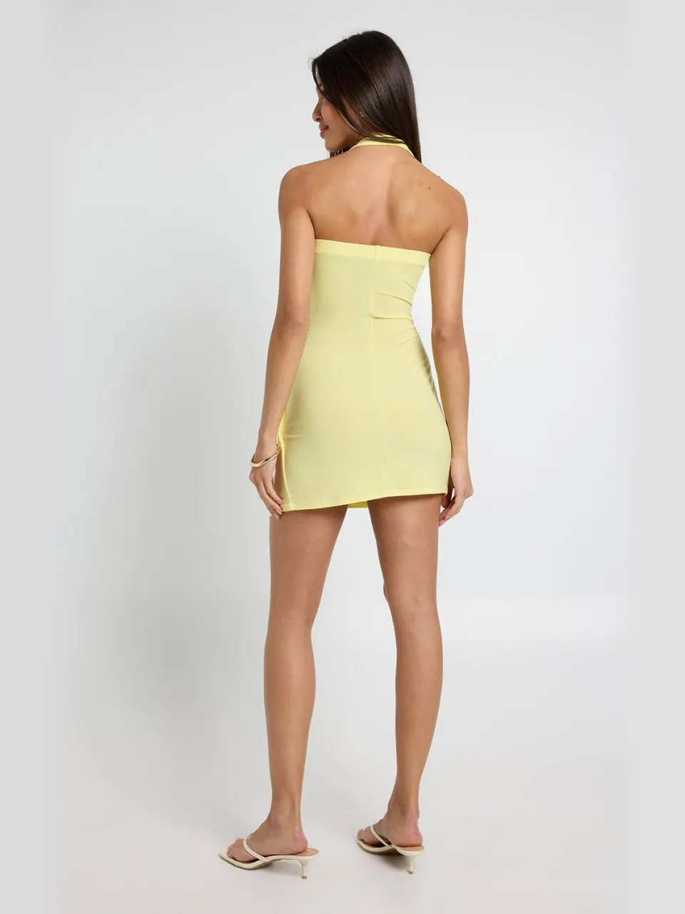 boohoo Dames Glanzende Mini-jurk Met Vierkante Halternek En Goudkleurige Afwerking, foto 2
