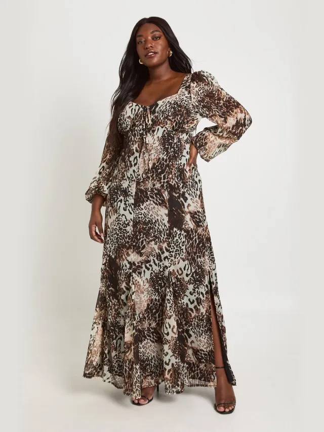 boohoo Dames Plus Dierenprint Mix Geplooide Chiffon Melkmeisjesmaxijurk Bruin