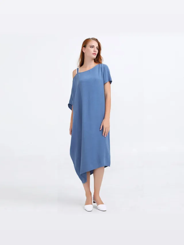 Smart & Joy Minimalistische asymmetrische off-the-shoulder losse jurk Hemelsblauw