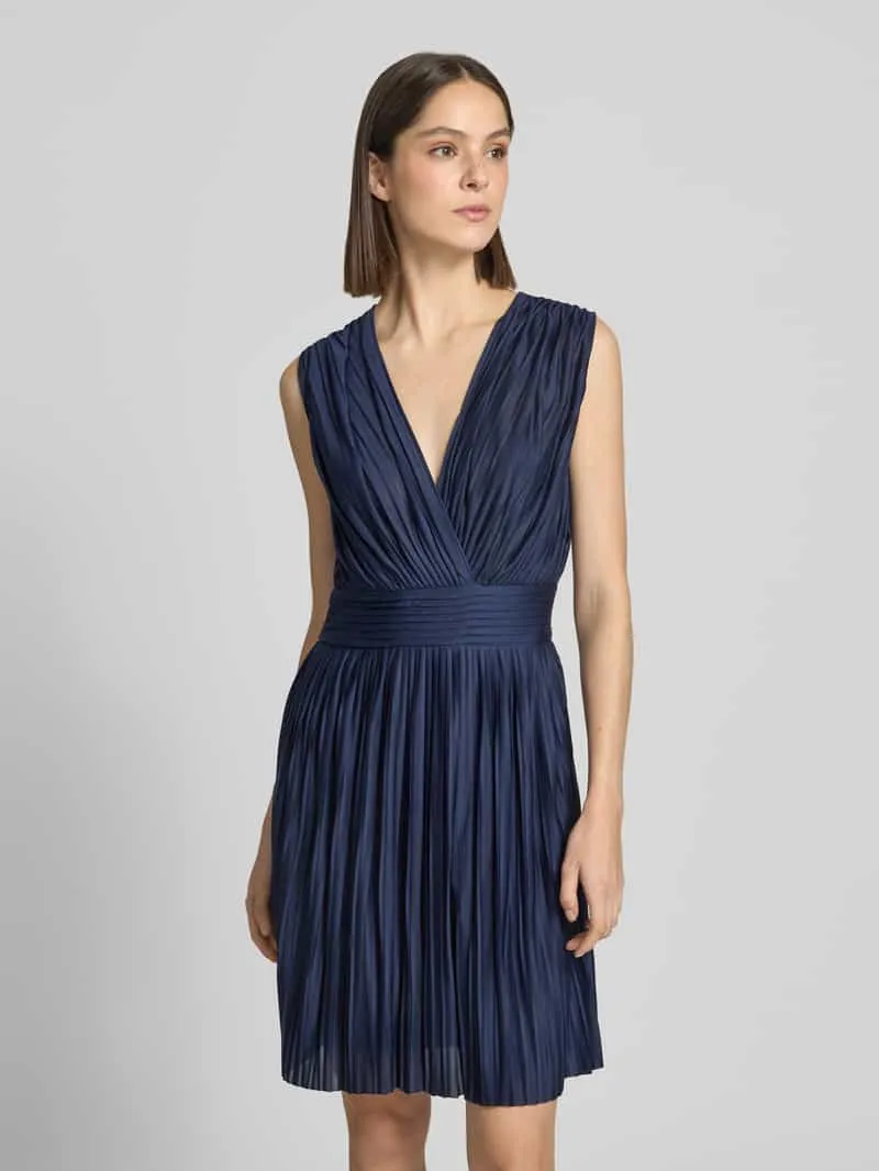 GUIDO MARIA KRETSCHMER WOMAN Knielange cocktailjurk in plooien-look Model 'Linn' marineblauw, foto 4