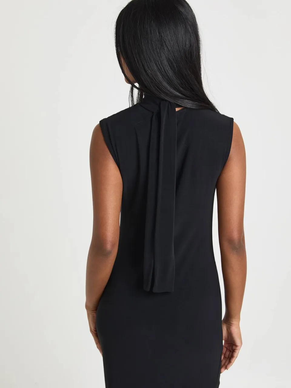 boohoo Dames Slinky Diep Uitgesneden Mini Jurk met Sjaal Detail zwart, foto 2