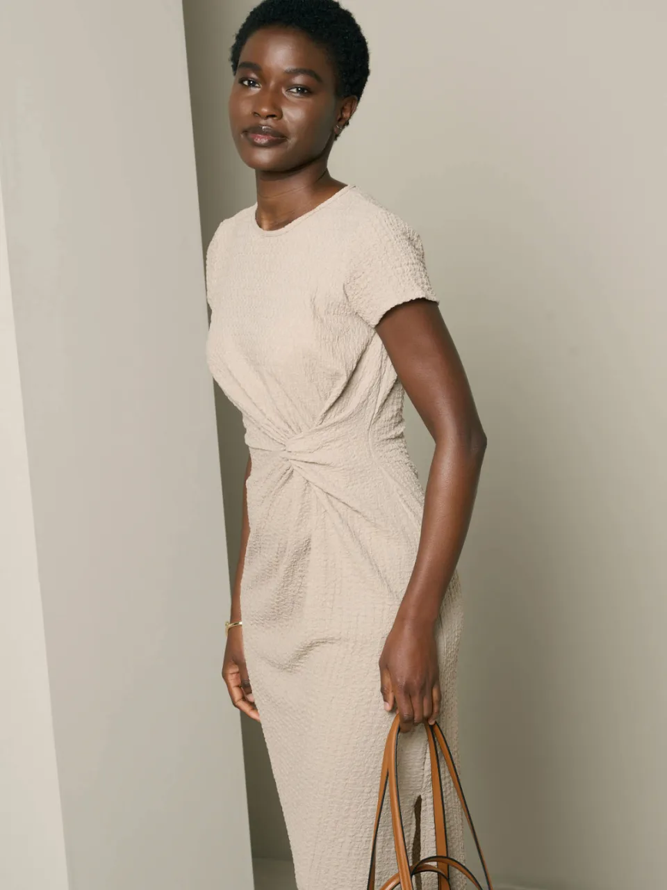 LOLALIZA midi jurk met knoopdetail - taupe, foto 4
