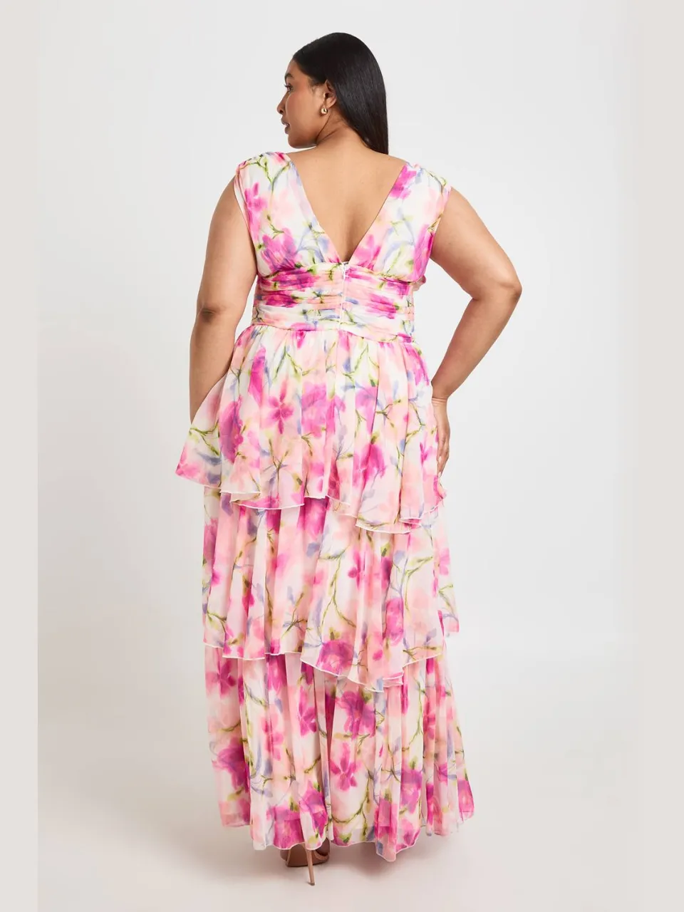 boohoo Dames Plus Chiffon Maxi Jurk Met Gelaagde Bloemenprint En Diepe V-hals roze, foto 2