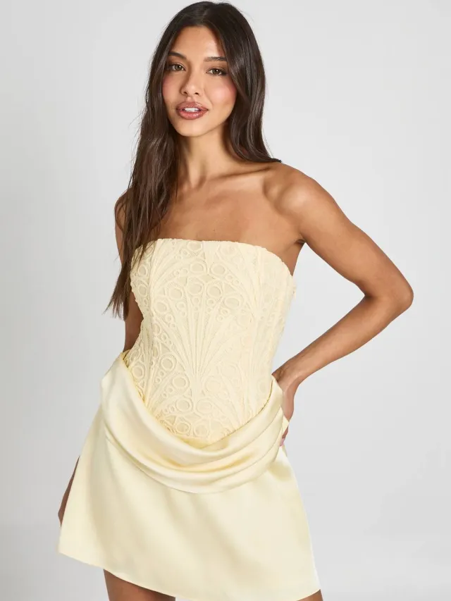boohoo Dames Gestructureerde Mini-jurk Met Doorschijnend Bloemen Kant Corset En Gedrapeerde Rok Citroen