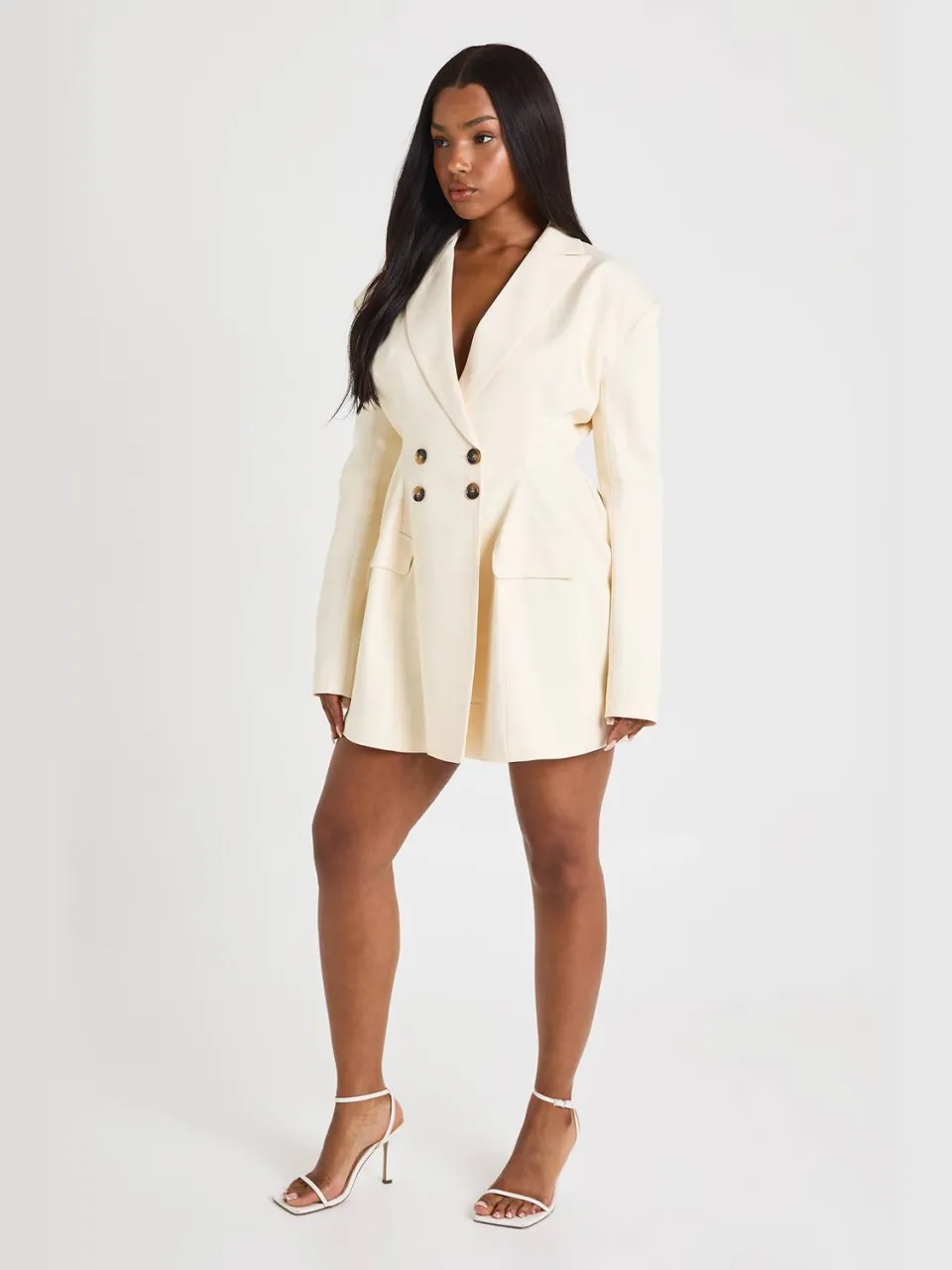 boohoo Dames Gestructureerde knopdetail blazerjurk crème, foto 3