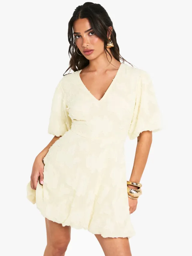 boohoo Dames Petite Floral Burnout Diep-Uitgesneden Puffball Mini-jurk Citroen