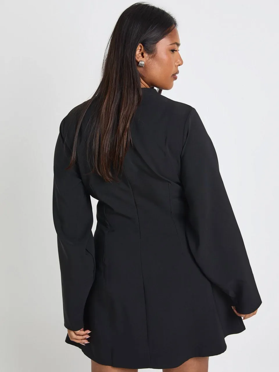 boohoo Dames Plus-jurk met getailleerde details en ballonmouwen zwart, foto 3