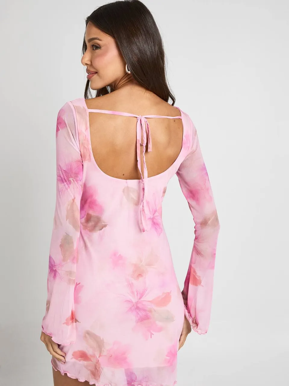 boohoo Dames Bloemige Mesh Mini-jurk Met Uitlopende Mouwen roze, foto 2
