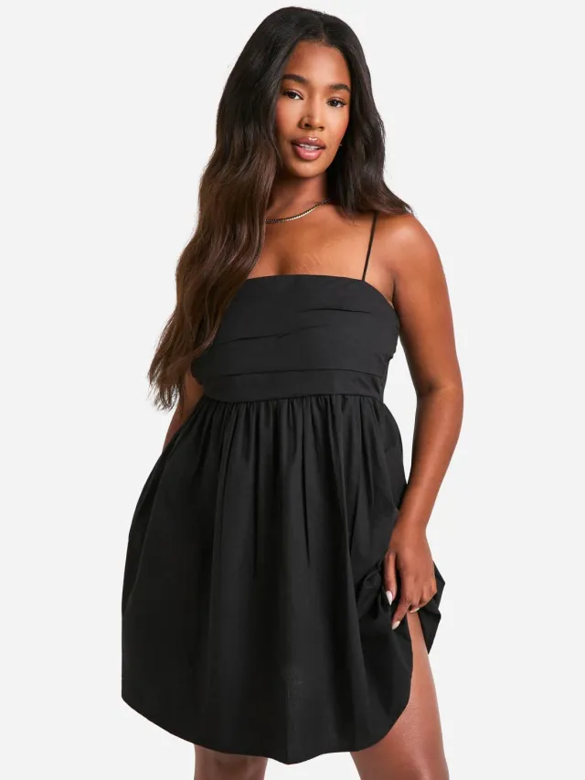 boohoo Dames Plus Katoenen Popeline Geroffelde Skater Jurk Zwart