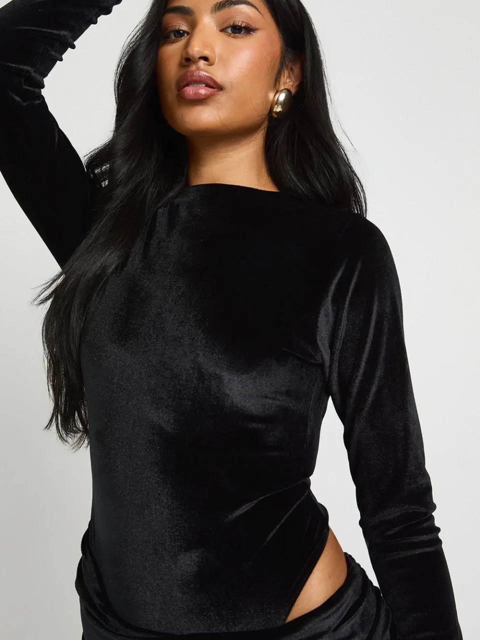 boohoo Dames Fluwelen lange mouwen hoge hals mini-jurk zwart, foto 4
