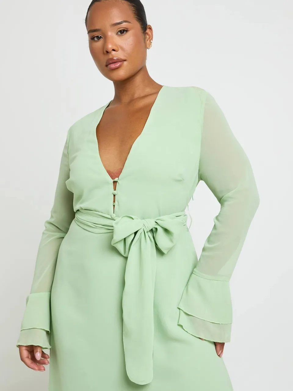 boohoo Dames Maxi Jurk Met Knoopdetail En Ruches Aan De Mouwen verstandig, foto 4