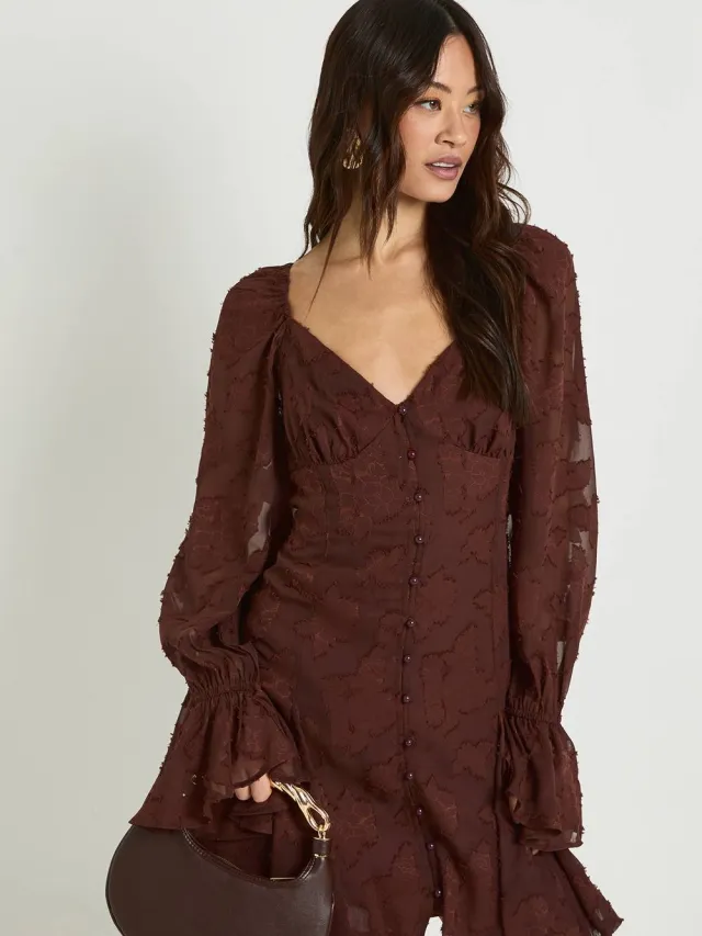 boohoo Dames Tall Burnout Bloemen Godet Zoom Mini Jurk Chocoladebruin