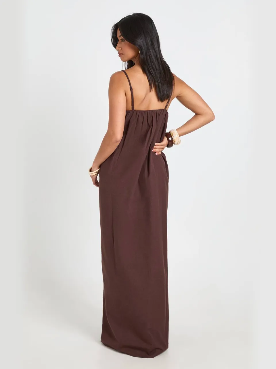 boohoo Dames Petite Linnen Maxi Jurk Met Volledige Zakdetails chocoladebruin, foto 2
