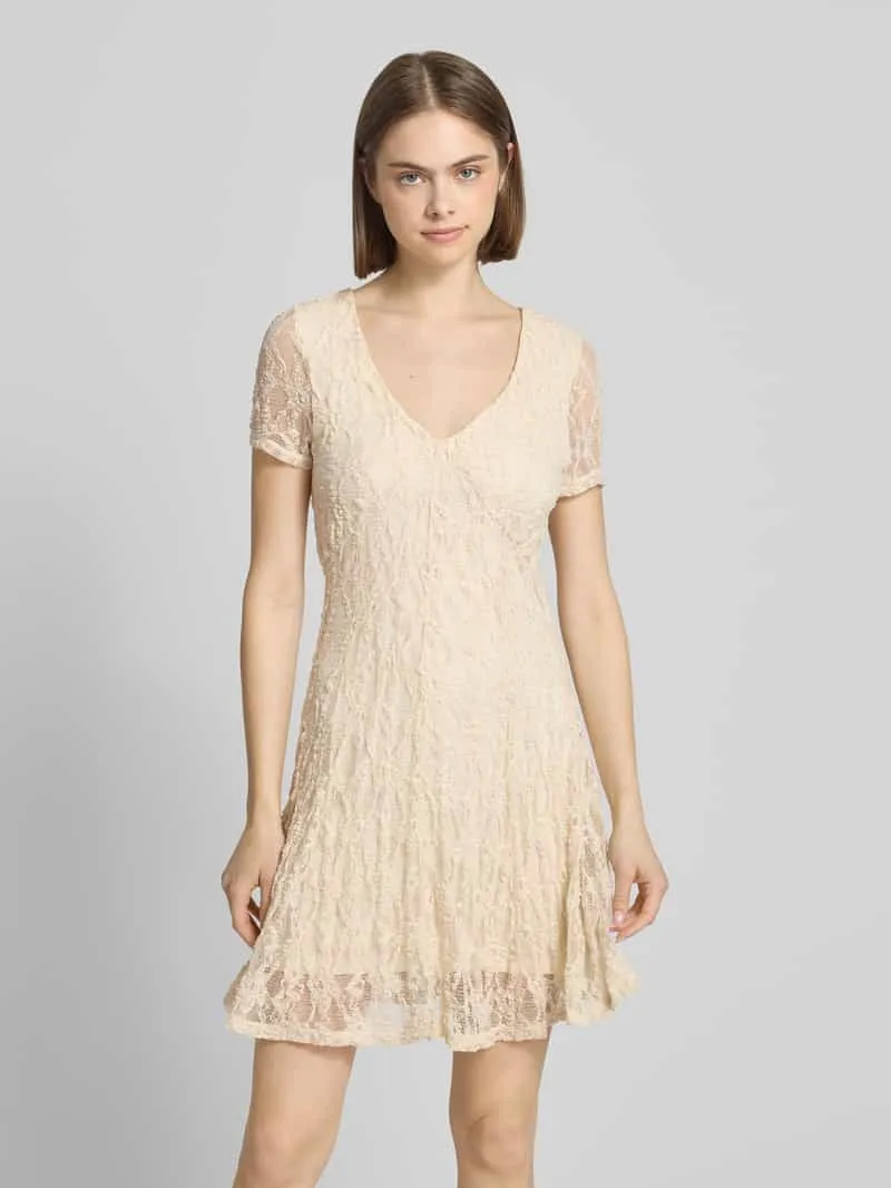 Only slim fit mini-jurk van kant model 'ALBINA' Ecru