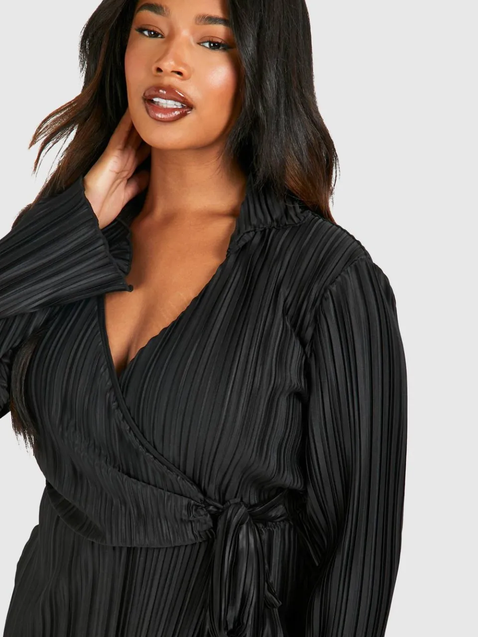 boohoo Dames Plus Wide Plisse Wrap Shirtjurk zwart, foto 3