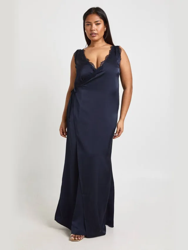 boohoo Dames Plus Kanten Rand Wikkel Satijn Maxi Jurk Marineblauw