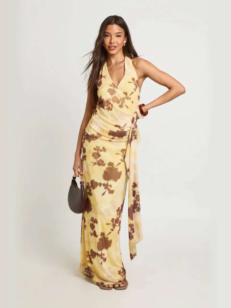 boohoo Dames Maxi-jurk Met Tonale Bloemenprint En Drapeerdetail citroen, foto 2