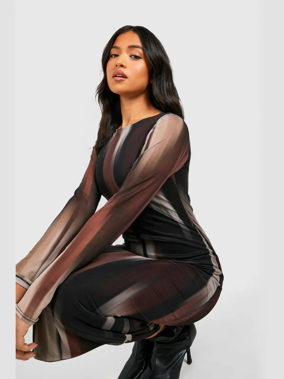 boohoo Dames Petite Mesh Lange Mouwen Midaxi Jurk multicolor, foto 2