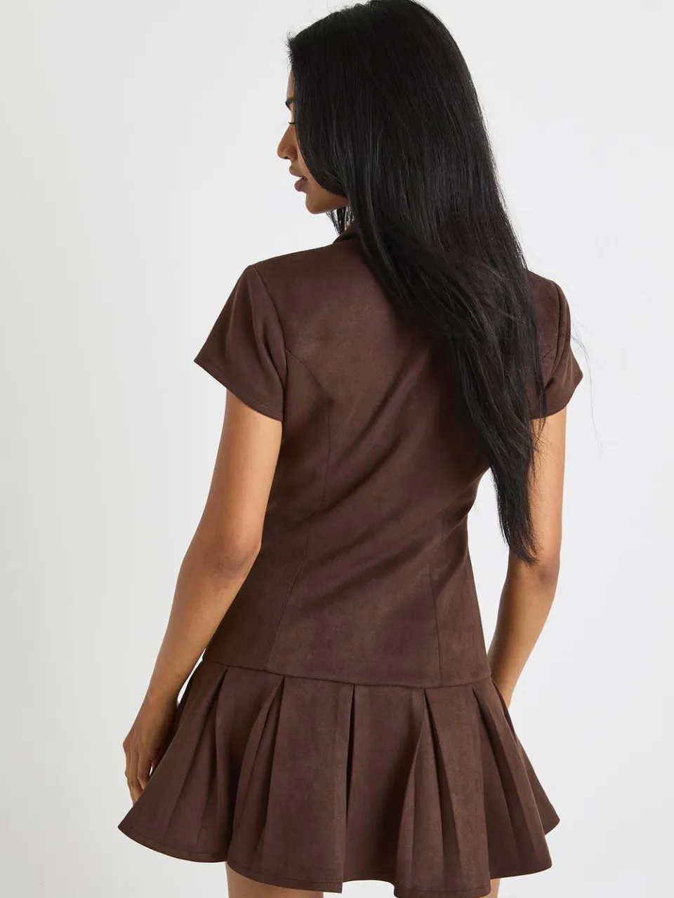 boohoo Dames Nep suede geplooide zoom mini-jurk chocoladebruin, foto 2