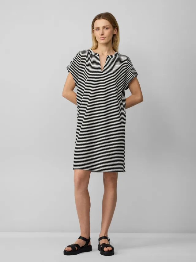 S.Oliver female - Gestreepte korte jurk van jacquard met een relaxed fit zwart