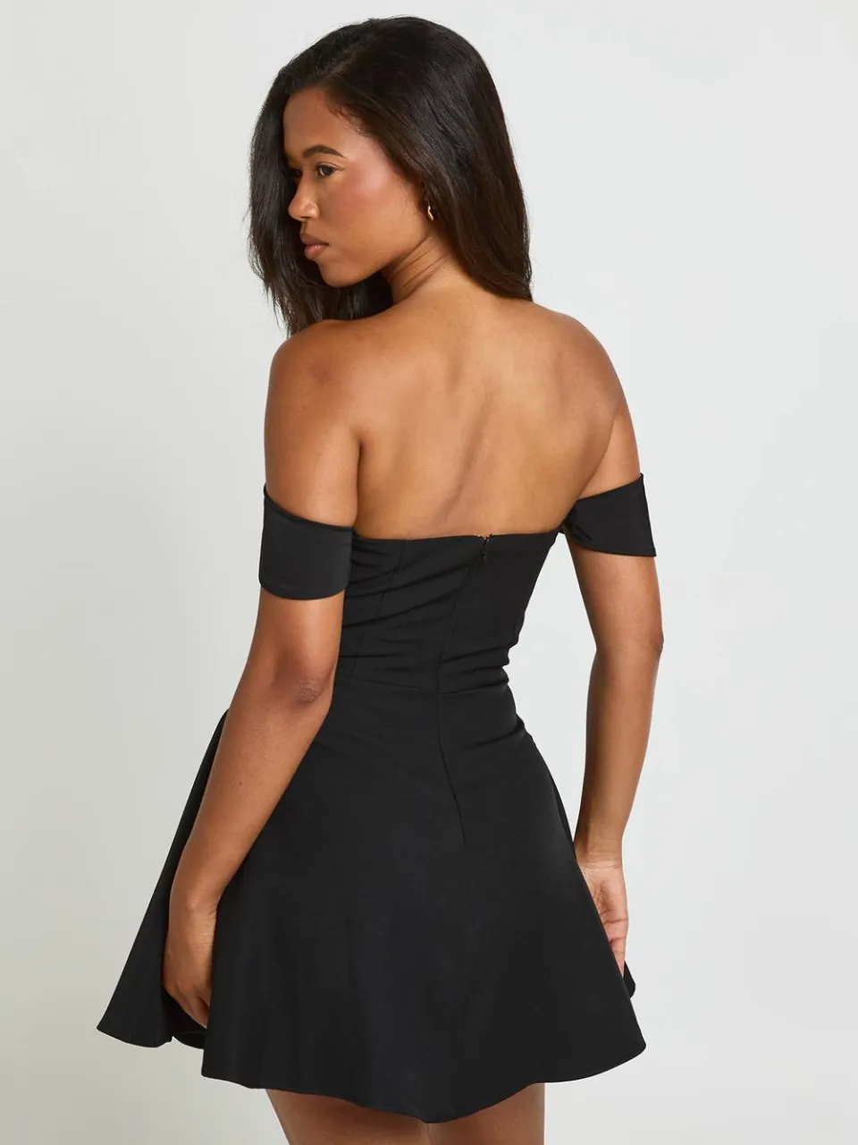 boohoo Dames Getailleerde Sweetheart Bardot Skater Jurk zwart, foto 2